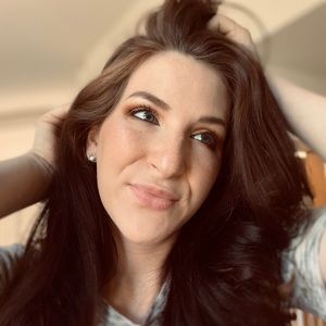 Meet your Posher, Cassaundra